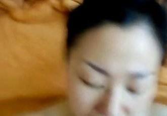 Aziatische vrouw Geneukt - 18 min