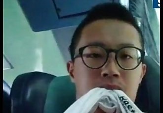 SPECSADDICTED taiwanés chico jerking off en Autobús