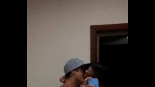 アミーゴ heteros se beijando