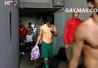 futbolista enseÑa เอล Pene en ออกทีวี gaymas.com