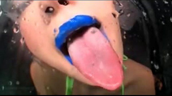 японский синий помада (spitting fetish)