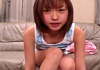 जापानी किशोरी शेयरों उसके निजी वीडियो 5 मिन