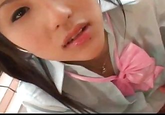 किशोरी प्यारी रेन kikukawa में एक स्कूल वर्दी चूसना डिक 7 मिन