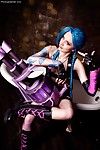 League of Legends cosplay by Mari-Evans .