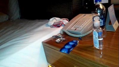 Caliente Desi :Esposa: Follada en Hotel habitación su Sissy mi marido REGISTRO 1 min 42 sec