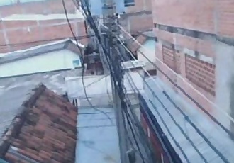 colombiana se masturba en 엘 balcon 2 2 min