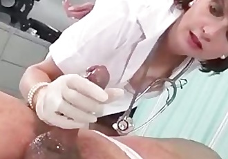infirmière DOMINA et Son les patients bite