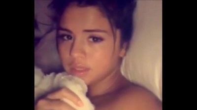 Selena Gomez filmed herself rubbing pussy - CakezOnly.tumblr.com - 31 sec