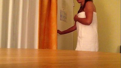 :Moglie: gocce Asciugamano per camera servizio 20 sec