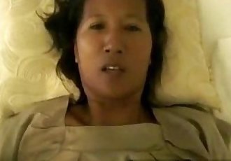Asiático :Esposa: Con Peludo Coño Consigue Follada 2 min