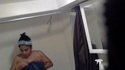 Hidden cam Paki mom shower - 1 min 6 sec