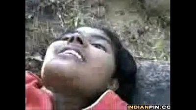 Amatoriale indiano Coppia Avendo Sesso al di fuori 2 min