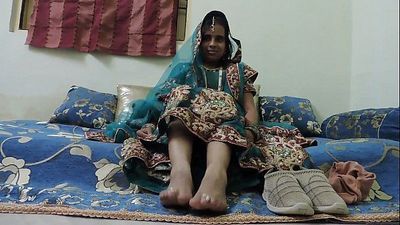 อินเดียน มือสมัครเล่นแน่ bhabhi เท้า ถูกกระตุ้นทางเพศโดย 1 มิน 42 วินาที ล้องที่มีความคมชัดสูงนะ