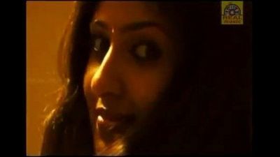 Süd Indische Schauspielerin Monica azhahimonica Bett Zimmer Szene aus die :Film: silanthi 8 min