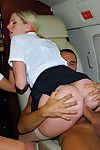 性感的 航班 服务员 在 丝袜 他妈的 第一 类 通勤 - 一部分 2