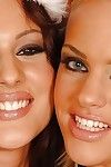 lesbianas chicas Karina López y janny en pantimedias a la mierda Con Consolador