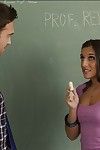 الطالبة مع صغيرة الثدي ميشا بروكس يرضي لها المعلم مع لها مهبل