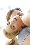 Blond pornstar neemt hardcore Neuken van geschoren Kut na 69 geslacht - Onderdeel 2