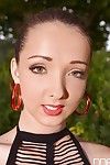 piersi euro nastolatek Lucy Wilde masturbuje się odbyt z seks zabawka na świeżym powietrzu - część 2