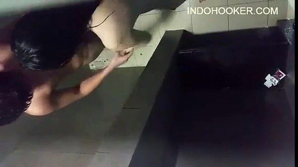 Couple caught having sex at the public bathroom