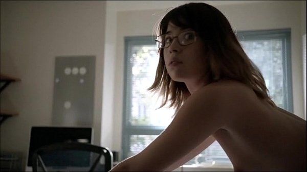 Nichole Bloom nude does doggy in Shameless