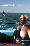 बड़ी छाती D सुनहरे बालों वाली नग्न आकर्षक wakeboarding - हिस्सा 393
