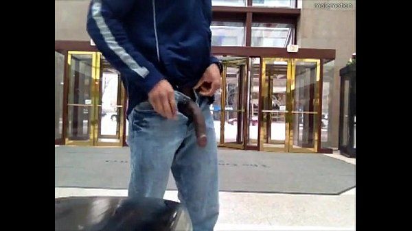 XXL hung zwart spier dude naakt & rukken uit in office lobby