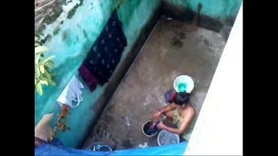 देसी odia शादी लड़की कपड़े धोने की बर्तन दिखा रहा है अच्छा स्तन 3 मिन