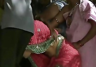 Ramya sri boobs popout from telugu movie o malli 13 sec HD