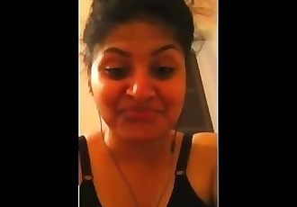 INDIAN HOT CHICK JANANI STRIPPING NAKED ON LIVE WEBCAM CHAT