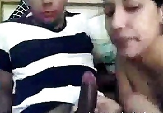 Desi indian girl knows how to suck - cam-sluts.com - 10 min