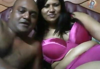 ông nói "chín" Desi có sừng đôi tình nhân trên webcam.mp4