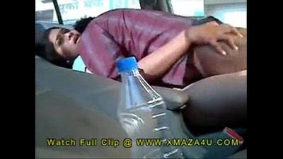 देसी भारतीय भाई कमबख्त बहन में के कार सड़क पर 4 मिन