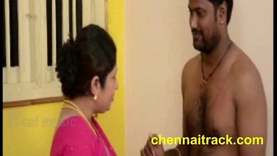 Tamil Aunty Seducing Servant - 2 min