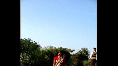 desi village bhabhi saree lift pussy show in public - 14 sec