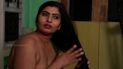 Desi Aunty Tempting Herself In Bathroom & Hot Romance With Servant - 7 min
